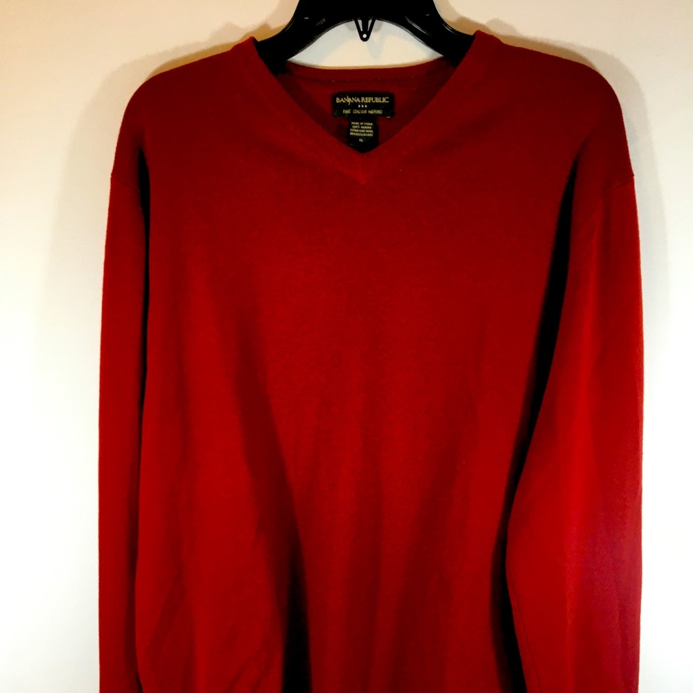 Banana Republic V-Neck Sweater! Fine Italian Merino. Size XLarge!